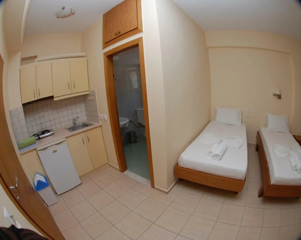 Nikos Hotel And Apartments Sarande Albania
