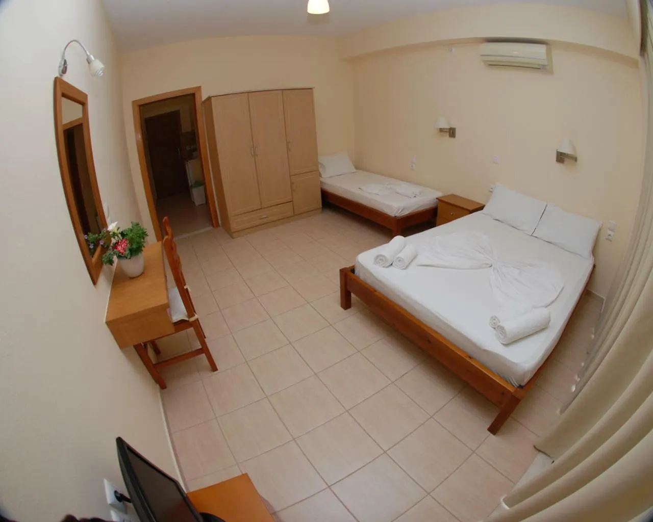 Nikos Hotel And Apartments Sarande
