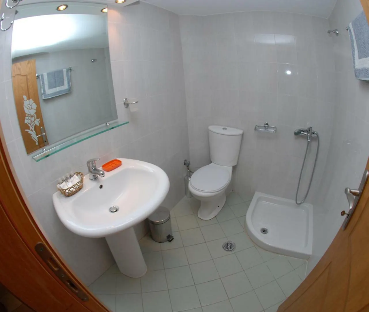 ***  Nikos Hotel And Apartments Sarande Albania